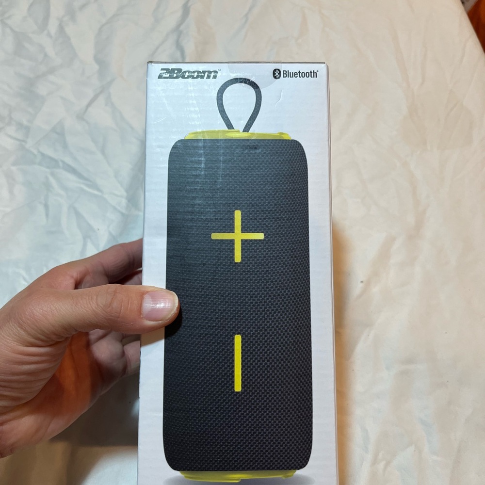 Ring Light Portable Wireless Speaker - Black and Yellow - Picture 4 of 5